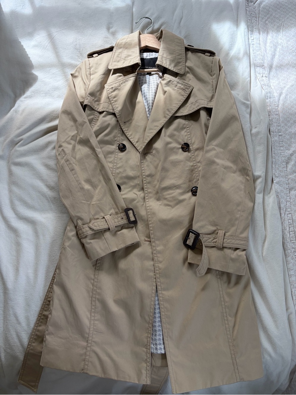 Banana Republic Women's Beige Double-Breasted Trench Coat